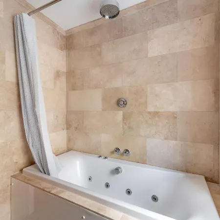 1 Bed In Oc-lr019